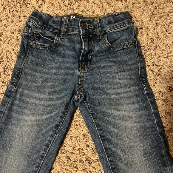 Boys The Children’s Place Stretch Jeans Size 6 - Picture 2 of 5